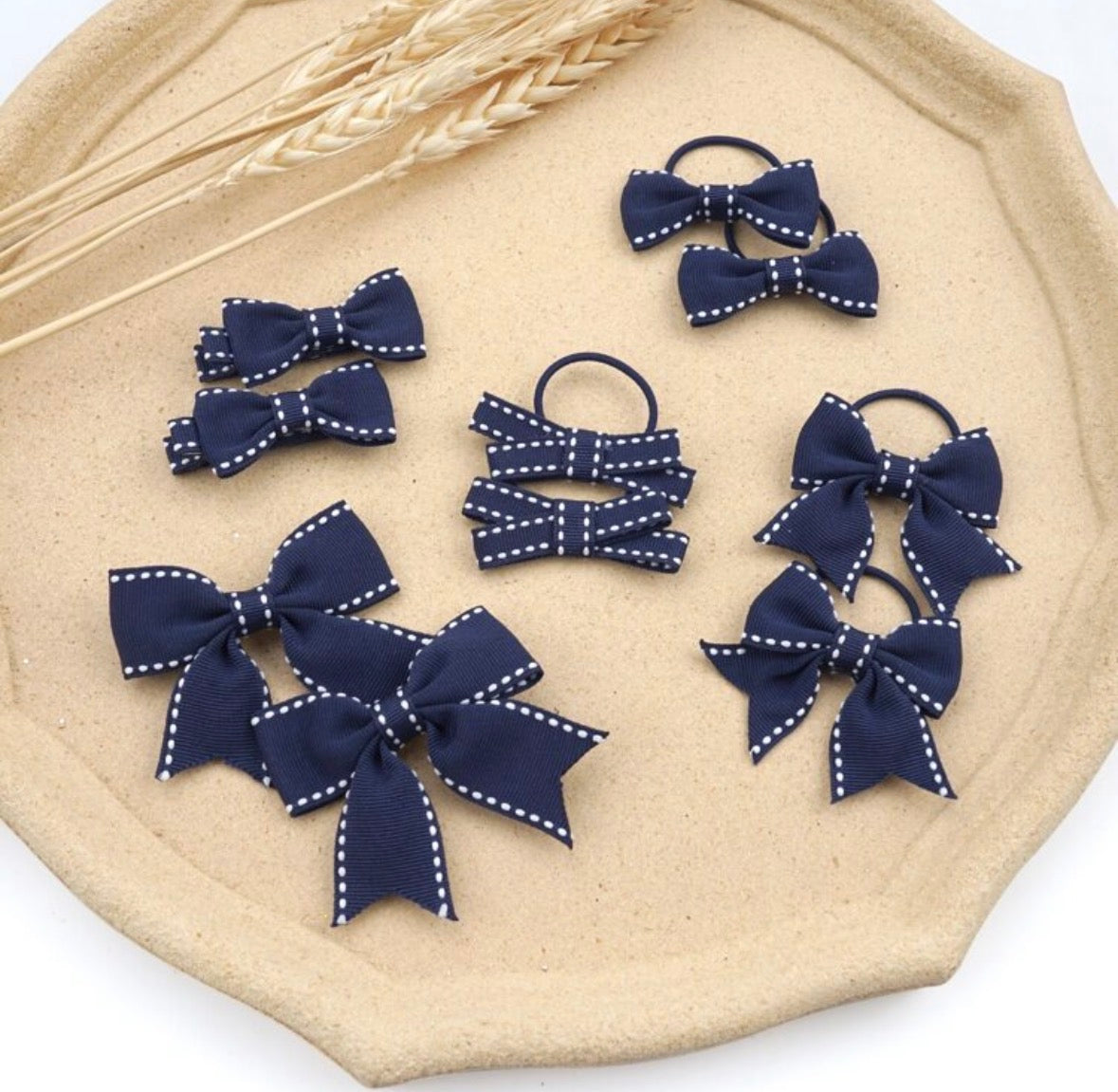 Navy hair bows - set of 10